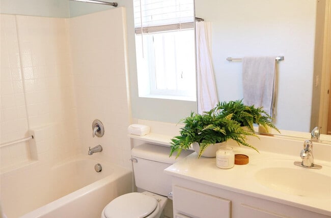 Building Photo - 2744 Crown Ridge Rd