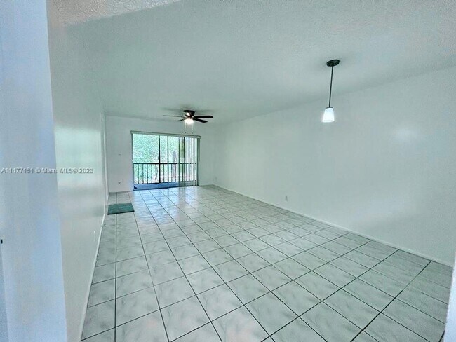 Foto del edificio - 7800 N Colony Cir