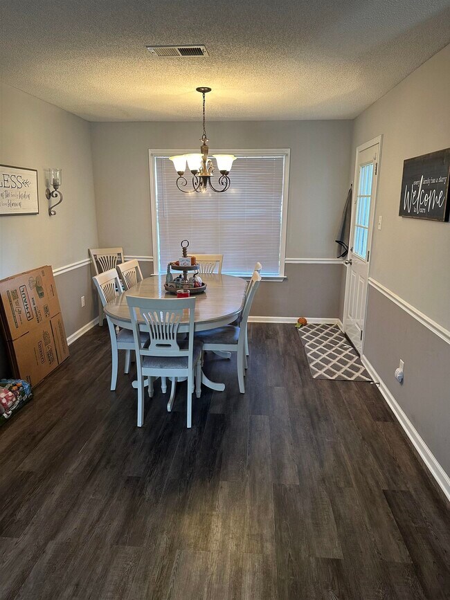 Foto del edificio - 443 Beverly Dr