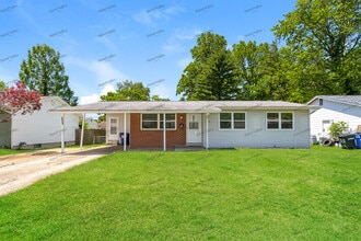 Building Photo - 1140 Lees Ln