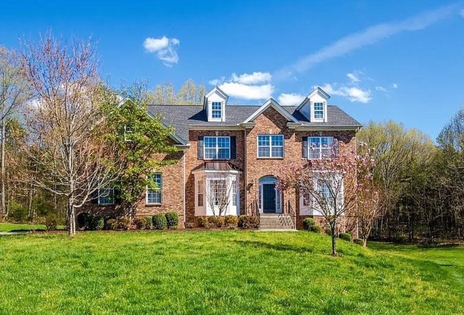Primary Photo - 2201 Anthem Ct