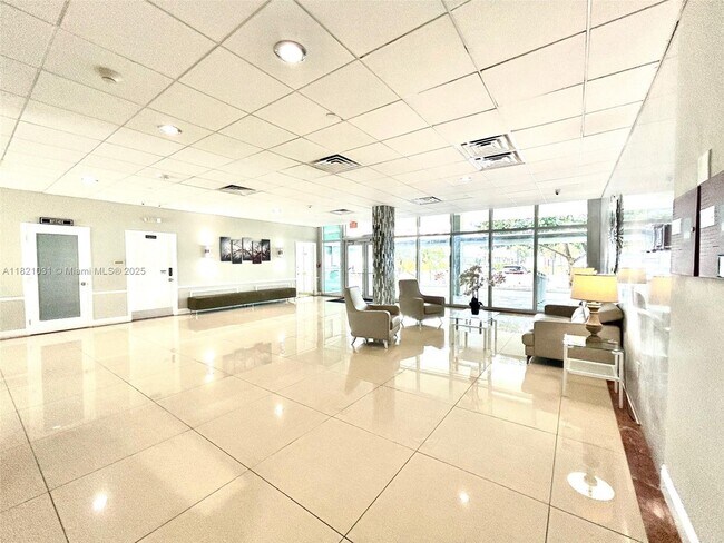 Foto del edificio - 9500 W Bay Harbor Dr