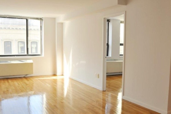 Foto principal - 433 W 43rd St