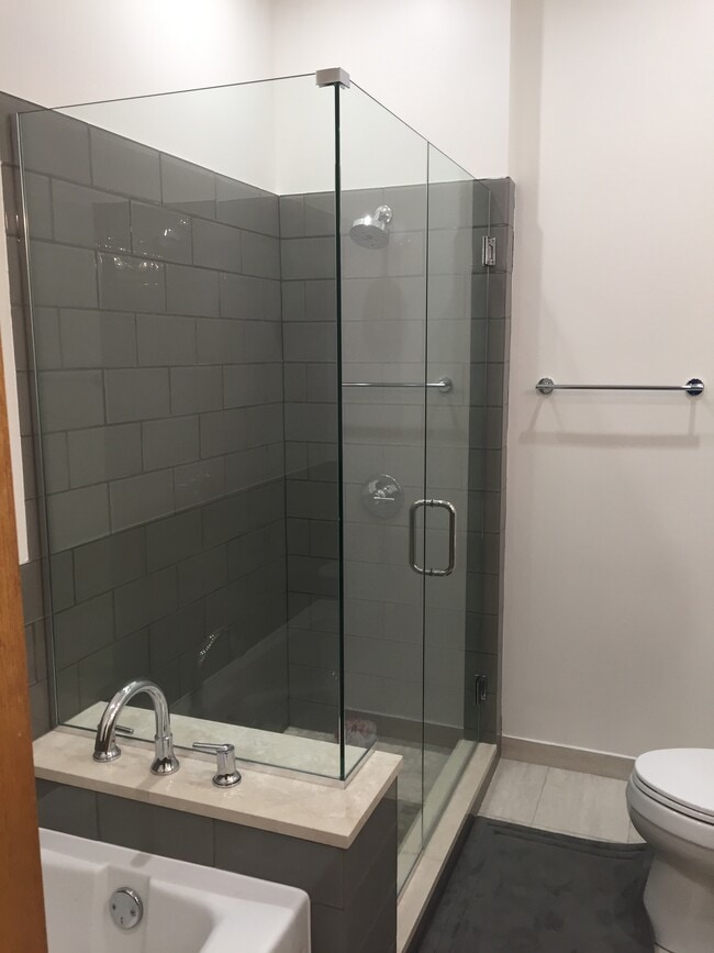 Foto del edificio - 1141 W Addison St