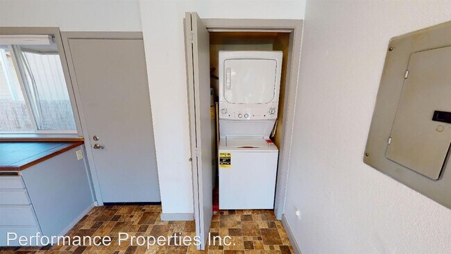 Building Photo - 8408 SE 75th Ave