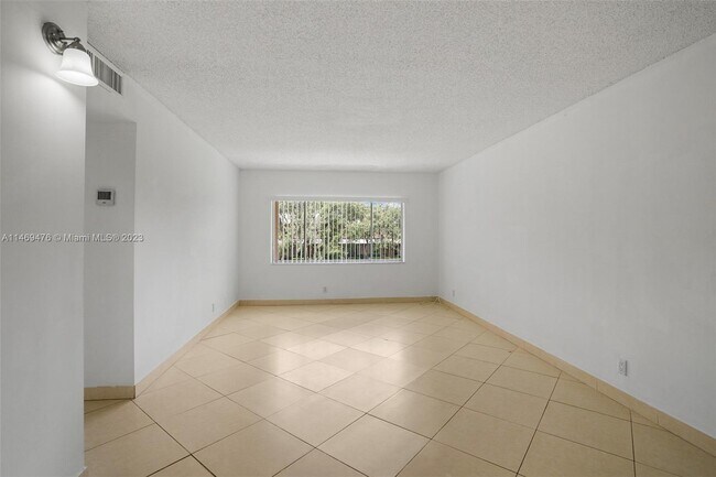 Foto del edificio - 3214 Coral Ridge Dr