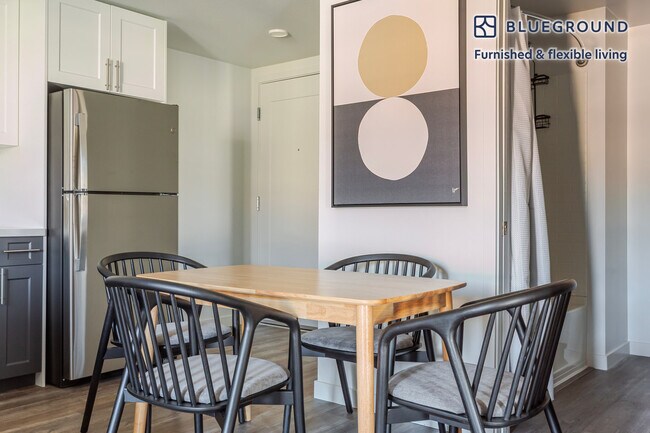 Building Photo - 2055 Haste St