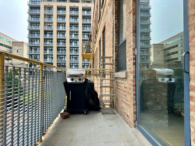 Foto del edificio - 120 E Cullerton St