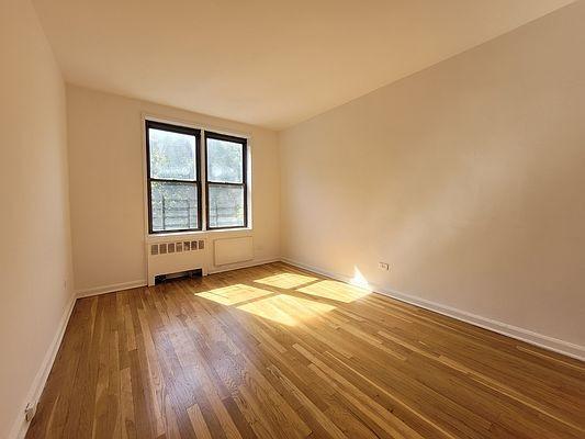 Building Photo - 2 bedroom in Bronx NY 10463