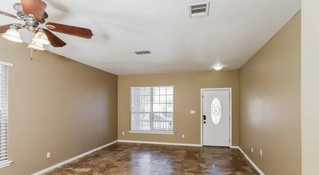 Building Photo - 2620 Princeton Dr