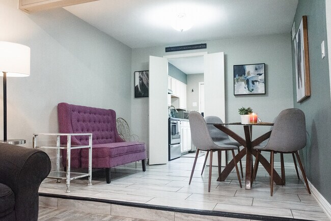 Foto del edificio - 10216 Regal Oaks Dr