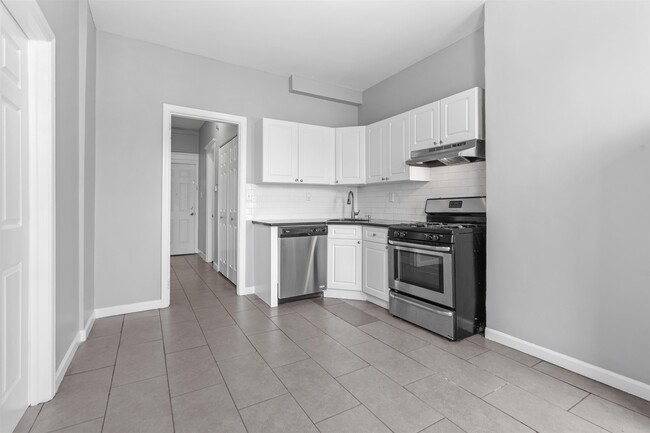 Building Photo - 414 41st St