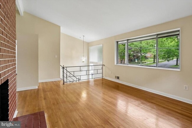 Building Photo - 901 Kenbrook Dr