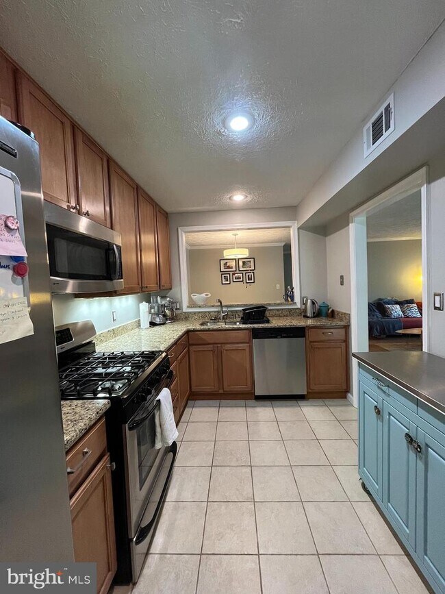 Building Photo - 7801 Willow Point Dr