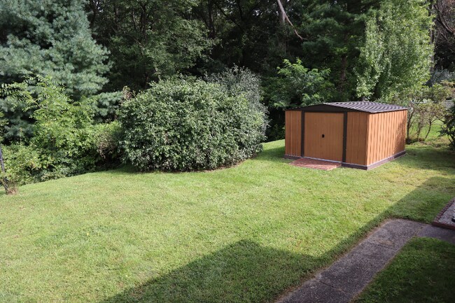 Foto del edificio - 275 Viking Dr