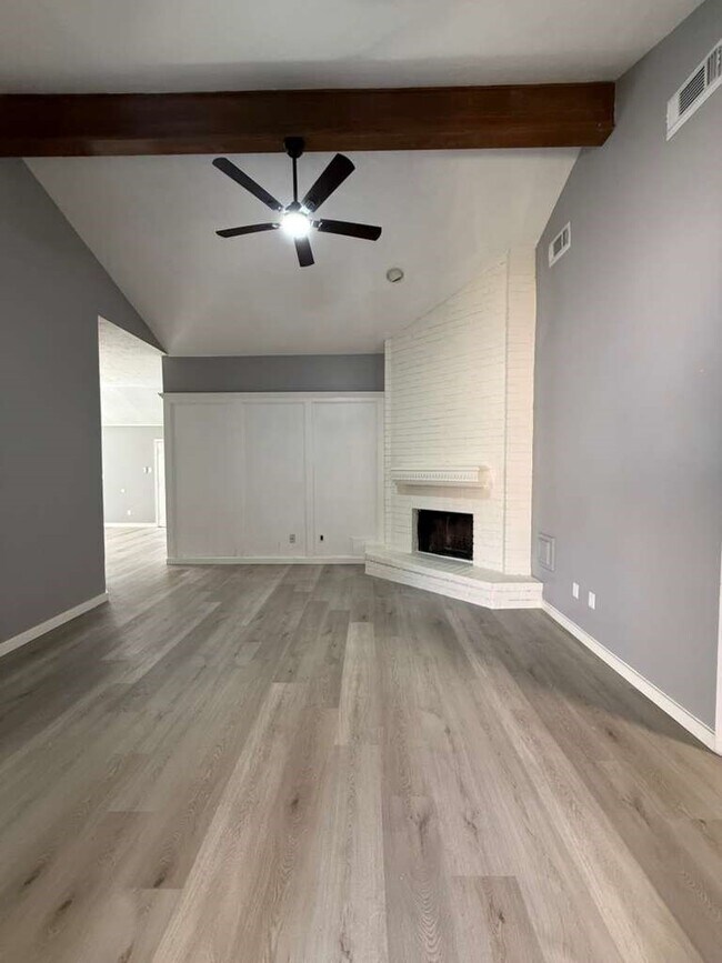 Foto del edificio - 1019 Western Springs Dr