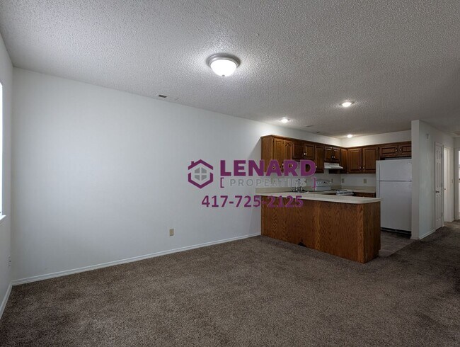 Foto del edificio - 2 Bedroom Duplex Ready for Move In!