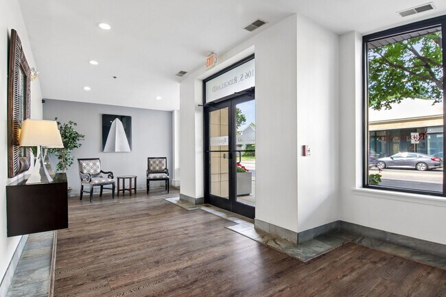 Foto del edificio - 106 S Ridgeland Ave