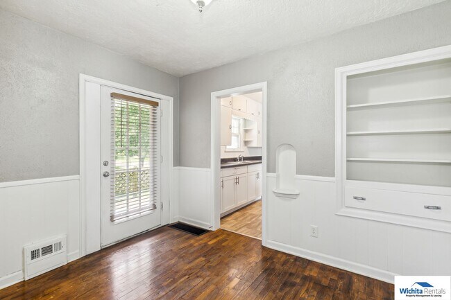 Building Photo - 3 bed 1 bath home