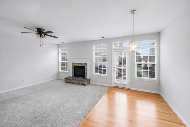 Foto del edificio - Townhomes at Ayrsley: Stunning 3-Bedroom Home with Modern Flair!