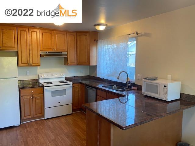 Building Photo - 2190 Peachtree Cir