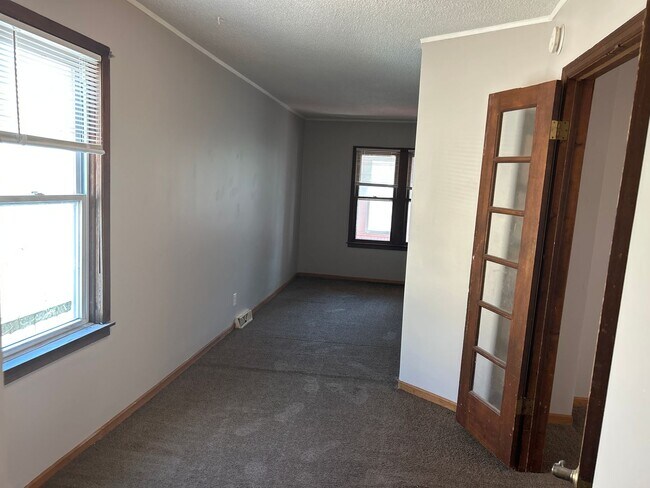 Foto del edificio - Spacious 3 bedroom 1 Bathroom House Available May 1st!