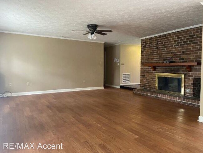Building Photo - 3 br, 2 bath House - 13 Marseilles Court