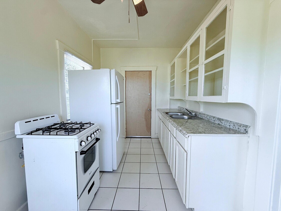 Foto principal - 2010 Broward Ave