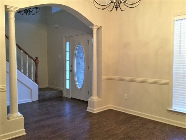 Building Photo - 4987 Kings Meadow Drive