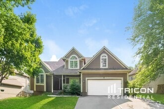 Building Photo - 13303 Redwood Ln
