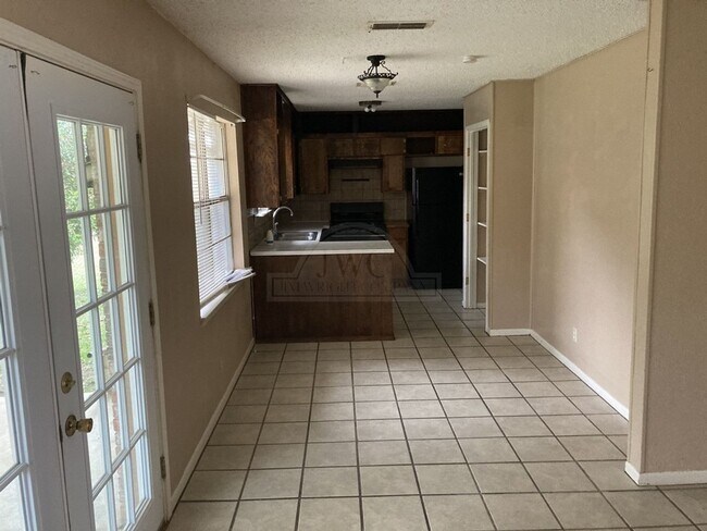 Building Photo - 600 Skyline Ave, Killeen