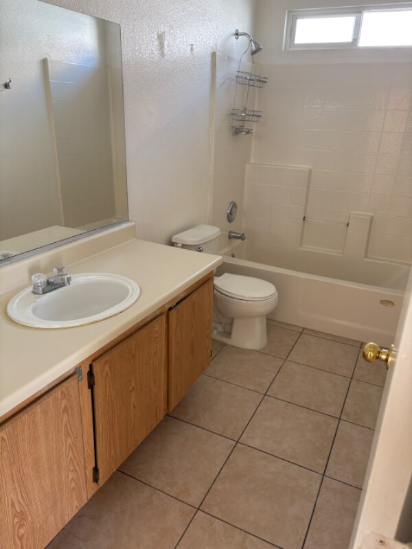 Foto del edificio - 4176 Riker Ave