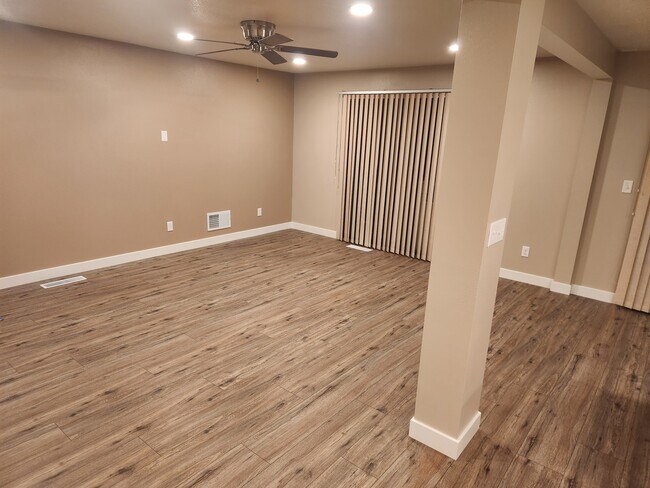 Sala de estar - 1150 Hauer Dr