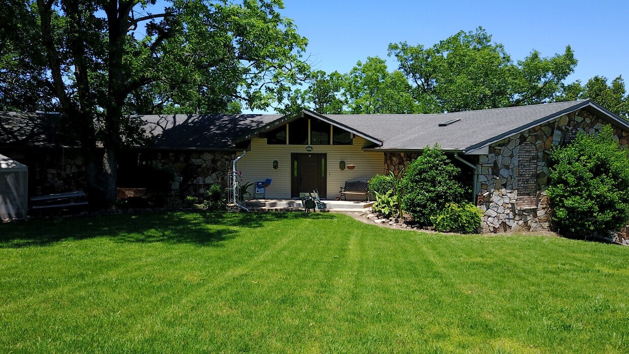 138 Gaar Rd, Walnut Shade, MO 65771 House for Rent in Walnut Shade