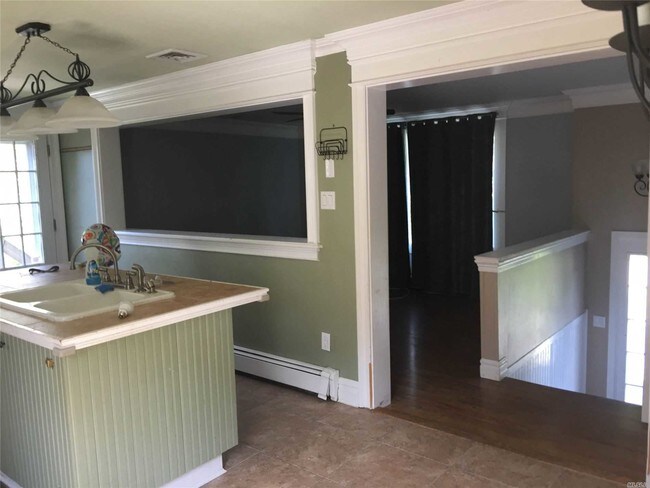 Foto del edificio - 28 Crestwood Dr