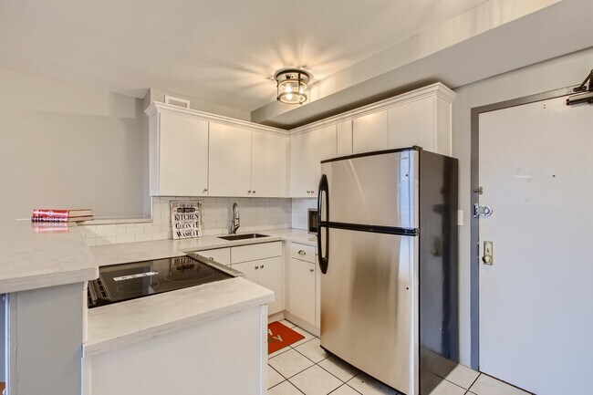 Foto del edificio - 3420 N Lake Shore Dr