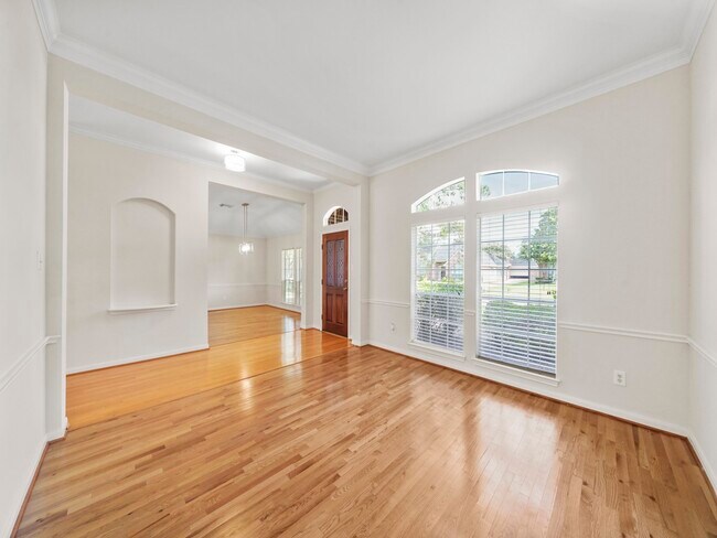 Foto del edificio - 3411 Farnham Cir