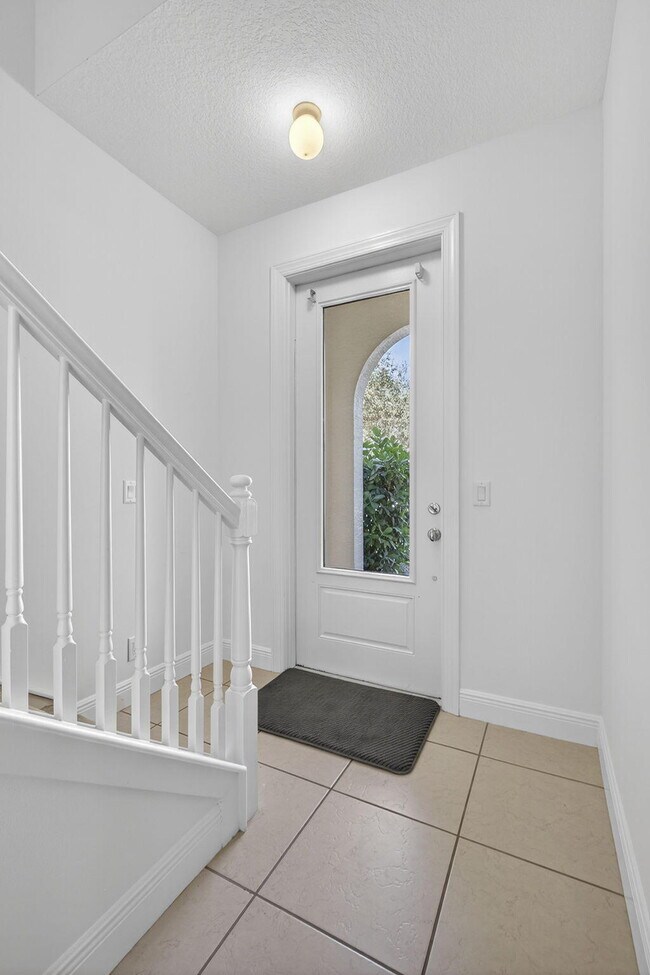 Foto del edificio - 4113 Faraday Wy