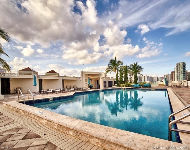Foto del edificio - 19500 Turnberry Way