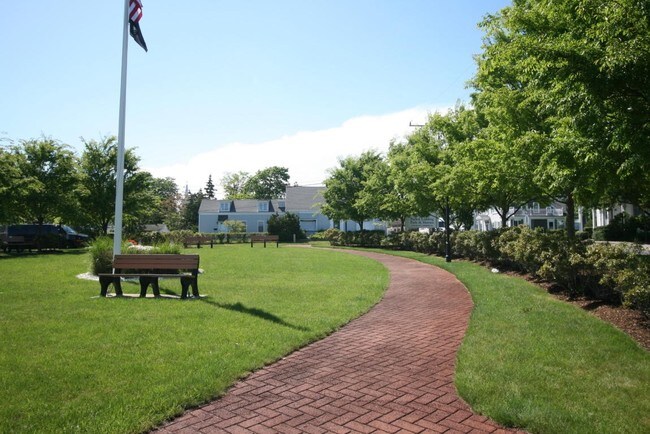 Building Photo - 1368 Route 28