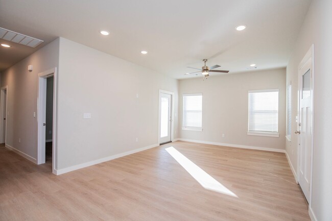 Building Photo - ***23 E. Bottlebrush Bend Unit 1***