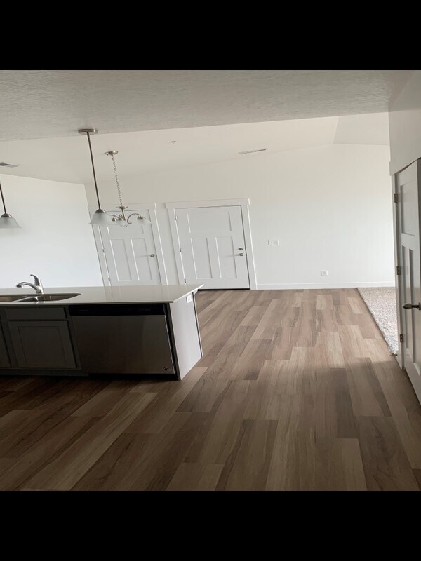 Foto del edificio - 505 N 360 W