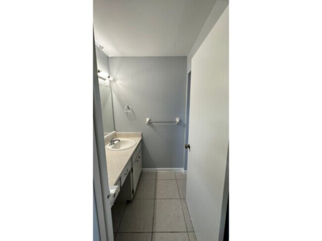 Foto del edificio - 3 Bedroom, AVAILABLE NOW!! 2 Bath Located ...
