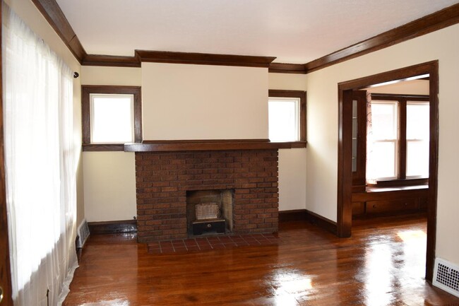 Living room with hardwood floors - 1382 Webb Rd