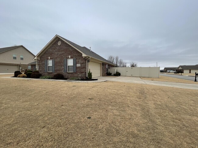 Building Photo - 13098 Arbor Ridge Dr