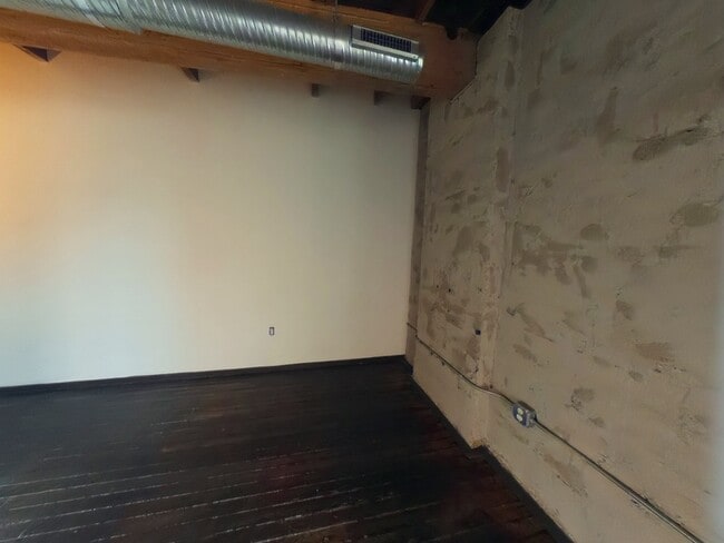 Building Photo - 110 S 15th St