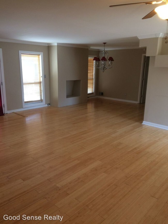 Foto del edificio - 3 br, 2 bath House - 3418 Sutton Place