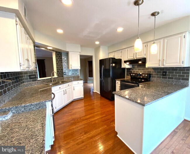Building Photo - 5700 Belcher Farm Dr