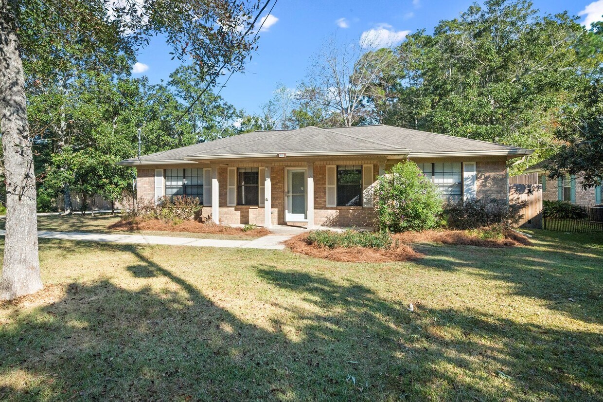 9160 Bay Pnes Rd, Elberta, AL 36530 House Rental in Elberta, AL