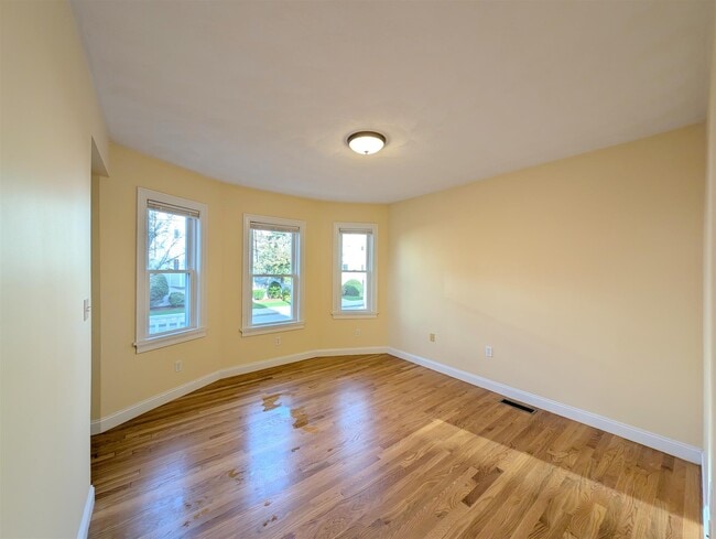 Building Photo - 615 Boston Ave